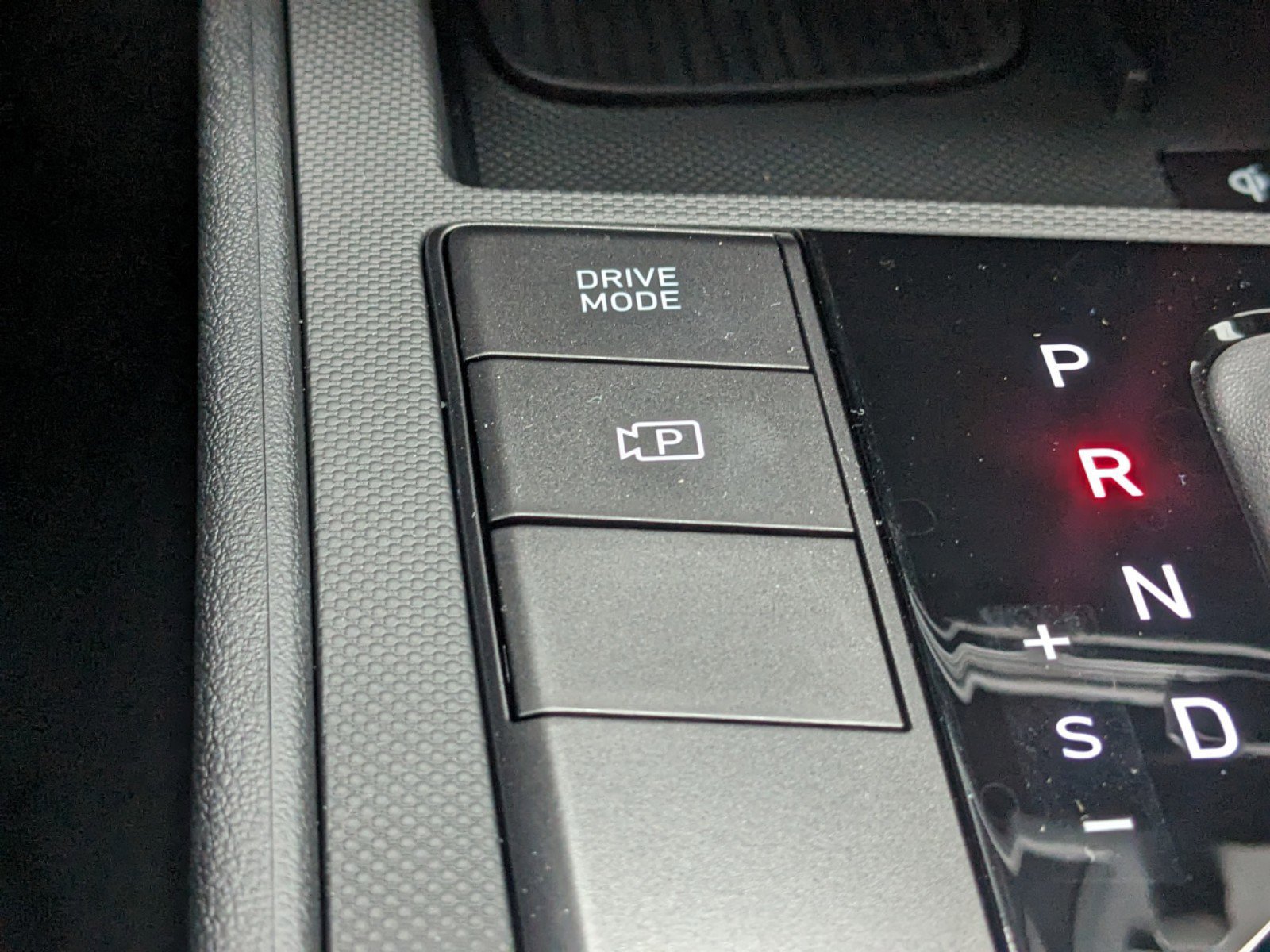 2025 Hyundai Elantra SEL Sport photo 20