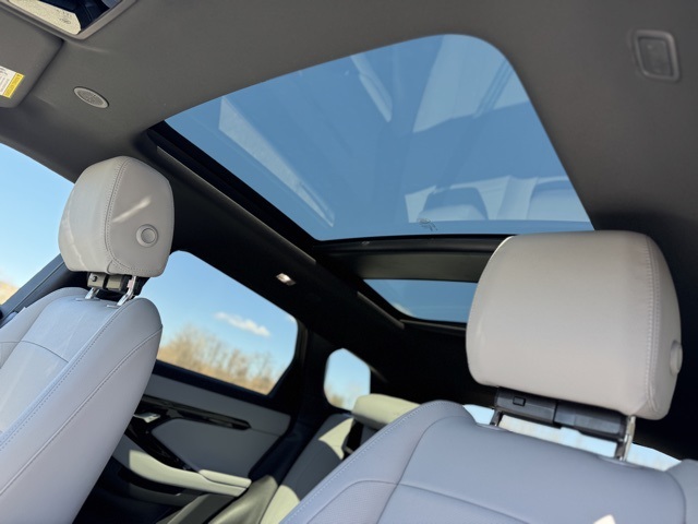 2026 Land Rover Range Rover Evoque S photo 14