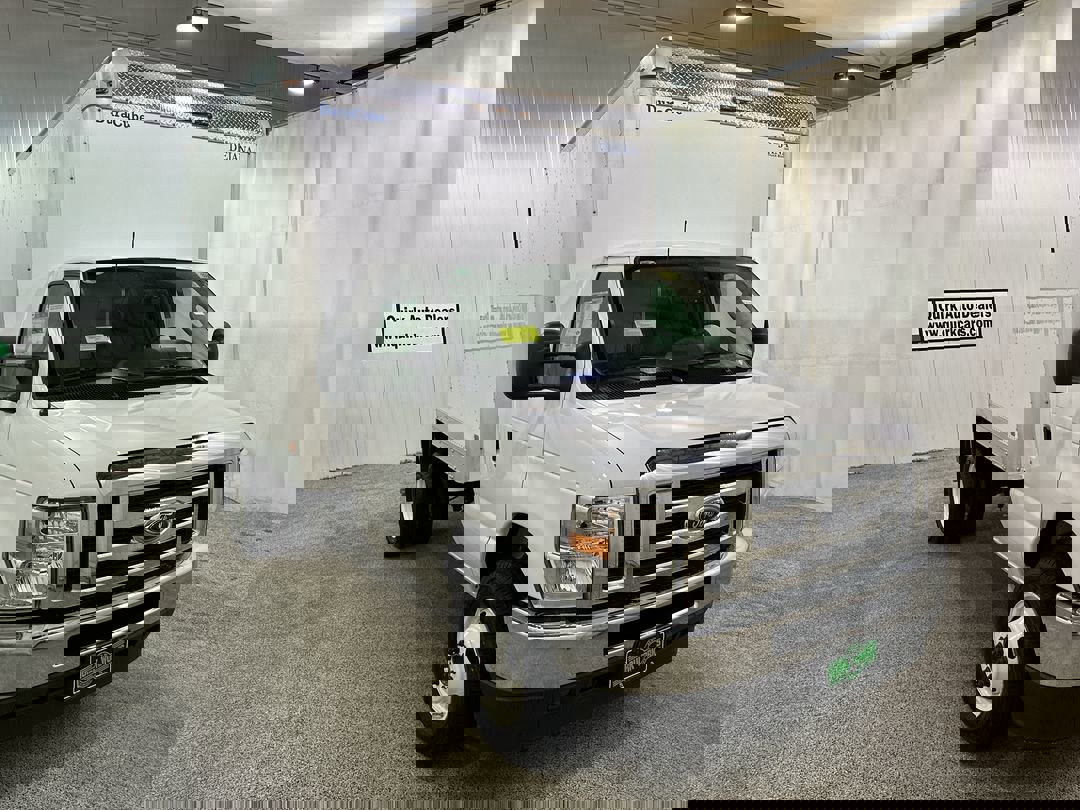 New 2024 OXFORD WHITE Ford 10