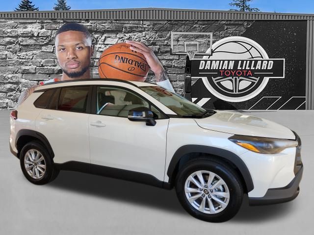 2026 Toyota Corolla Cross LE's photo