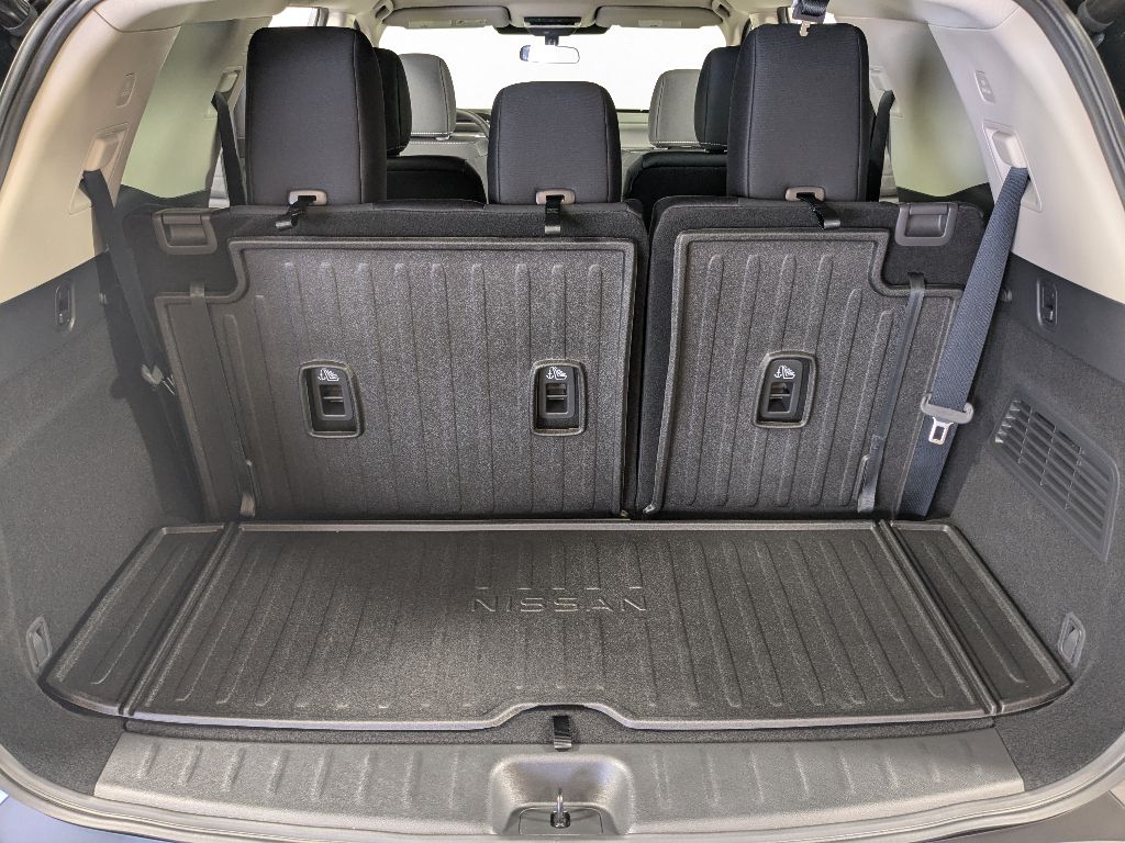 2025 Nissan Pathfinder SV photo 13