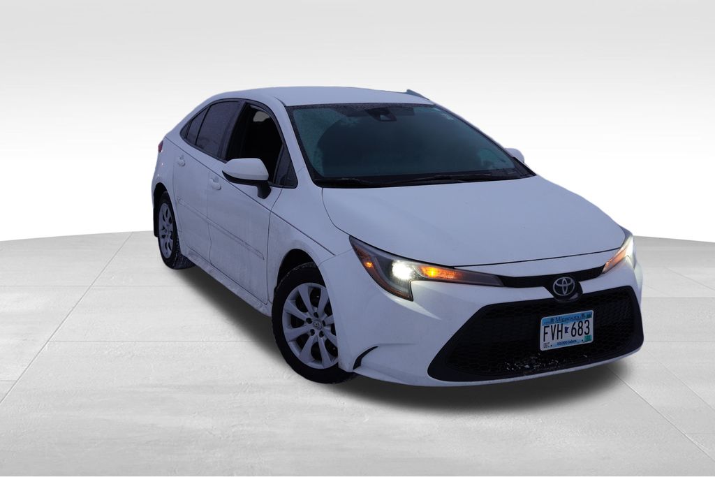 2021 Toyota Corolla LE's photo