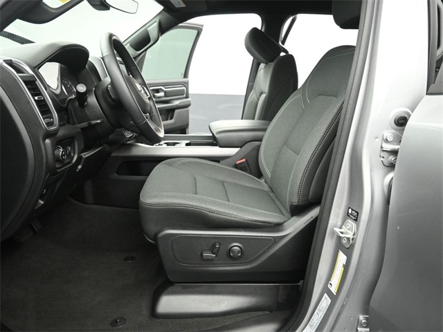 2024 RAM 1500 - Image 33