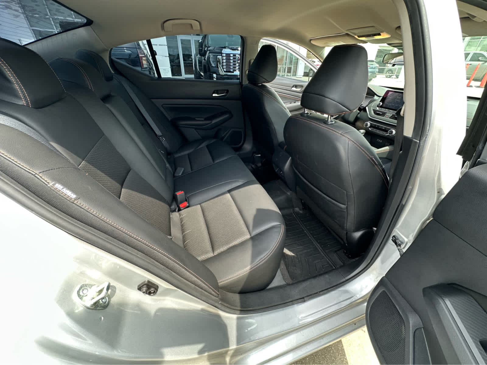 2022 Nissan Altima 2.5 SR photo 14