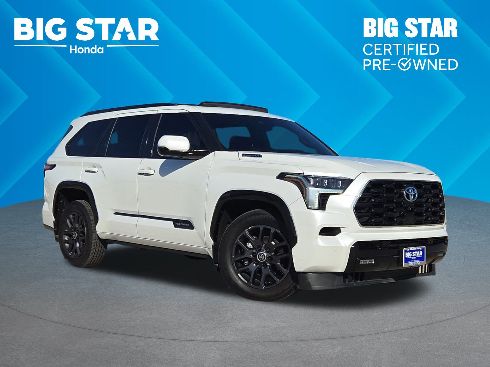 2023 Toyota Sequoia Platinum's photo