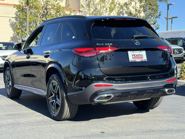 2026 Mercedes Benz GLC 300 photo 4