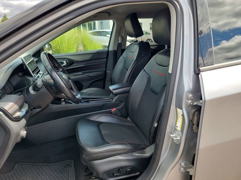 2022 Jeep Compass Trailhawk photo 2