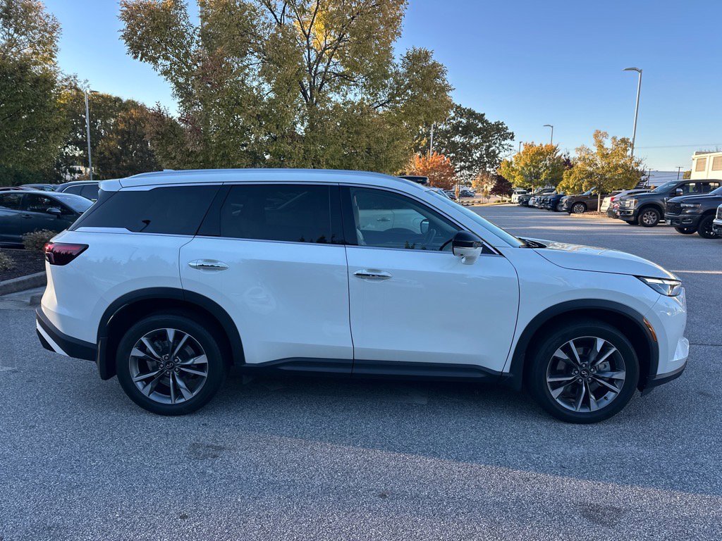 2023 Infiniti QX60 Luxe photo 2