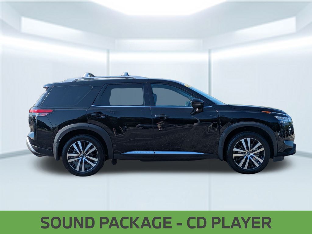 2024 Nissan Pathfinder Platinum photo 2