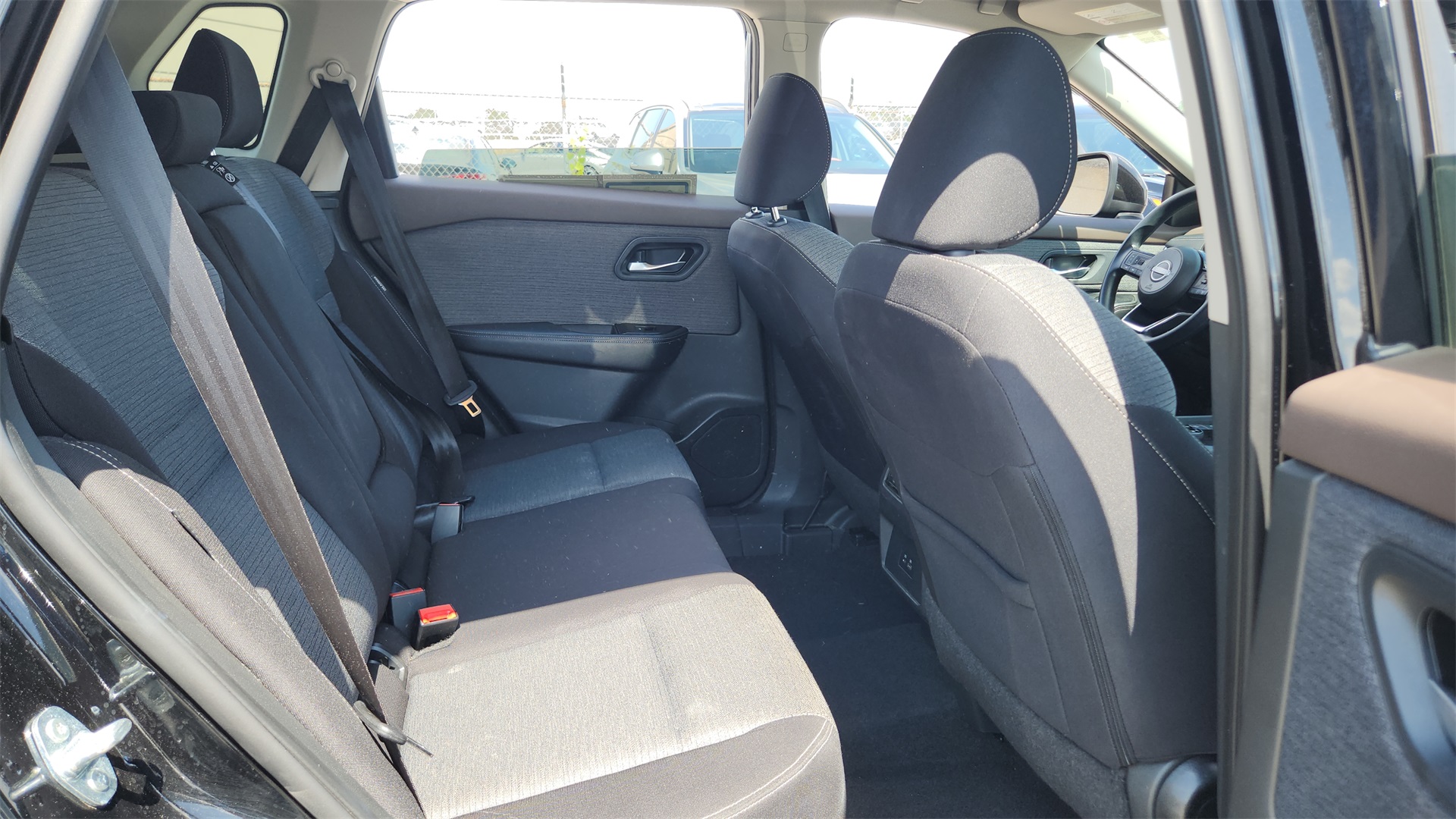 2023 Nissan Rogue SV photo 21