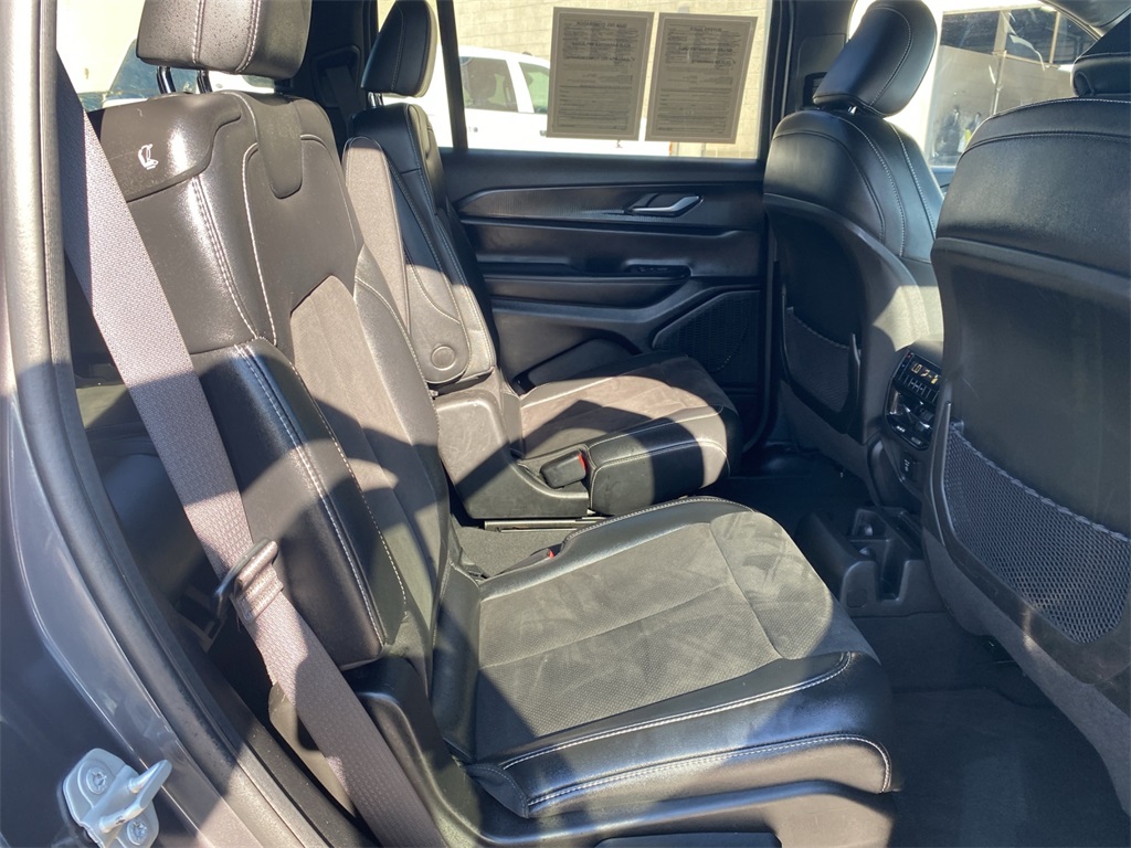 2023 Jeep Grand Cherokee Altitude photo 29