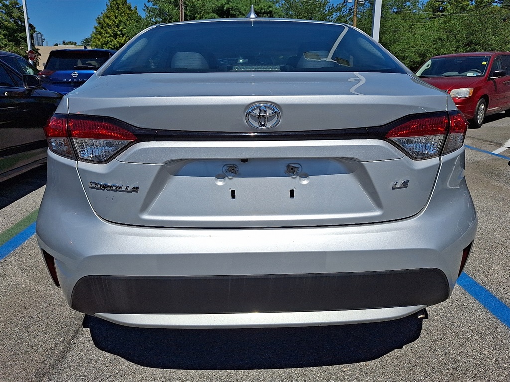 2021 Toyota Corolla LE photo 4