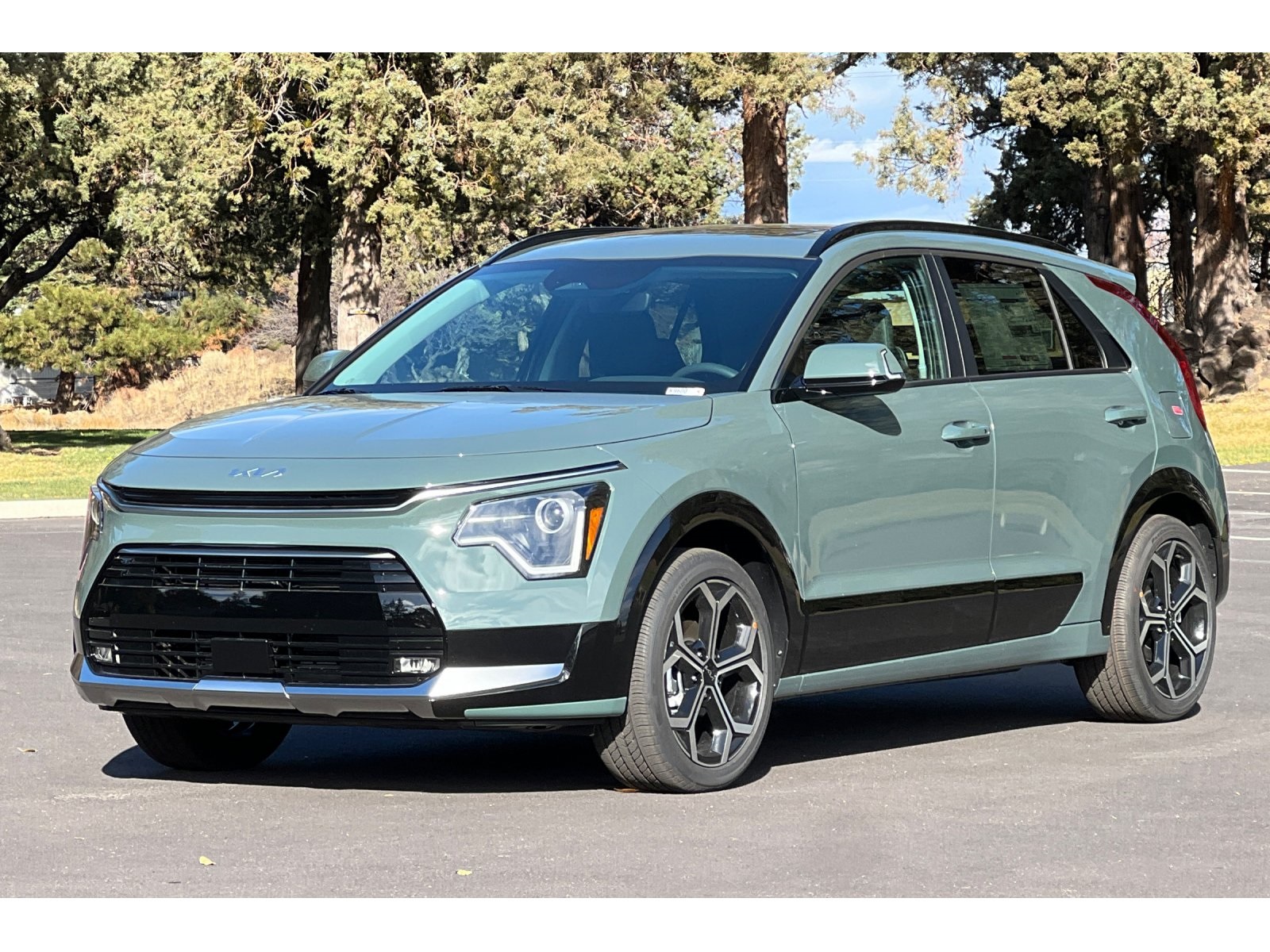 2025 Kia Niro EX Touring photo 5