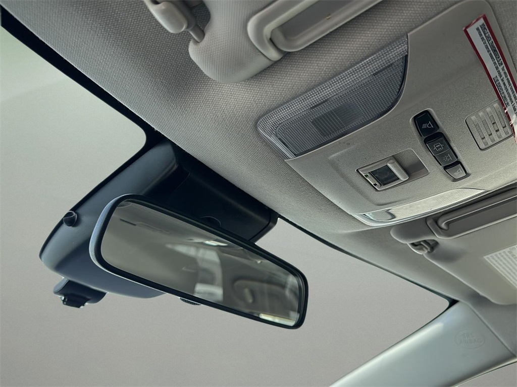 2022 Toyota Corolla LE photo 4