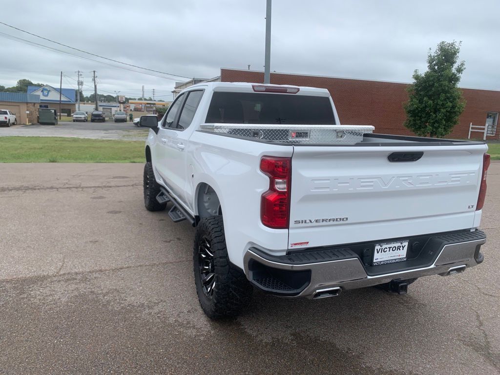 2024 Chevrolet Silverado 1500 LT photo 5
