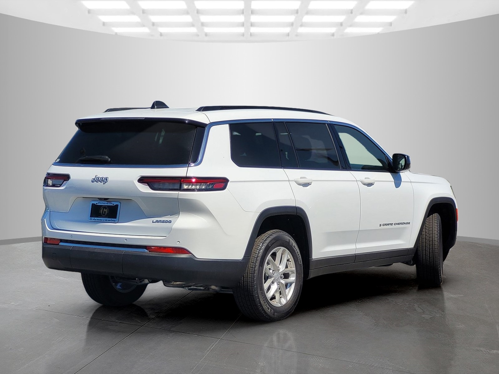 2025 Jeep Grand Cherokee Laredo photo 4