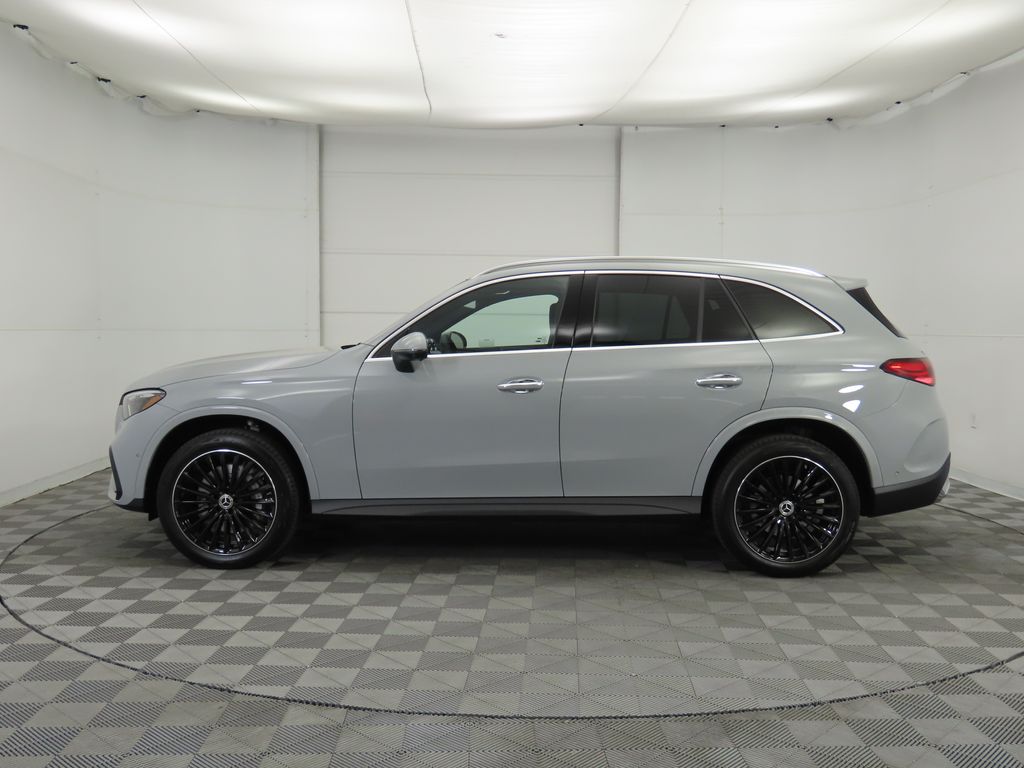 2025 Mercedes Benz GLC 300 photo 8