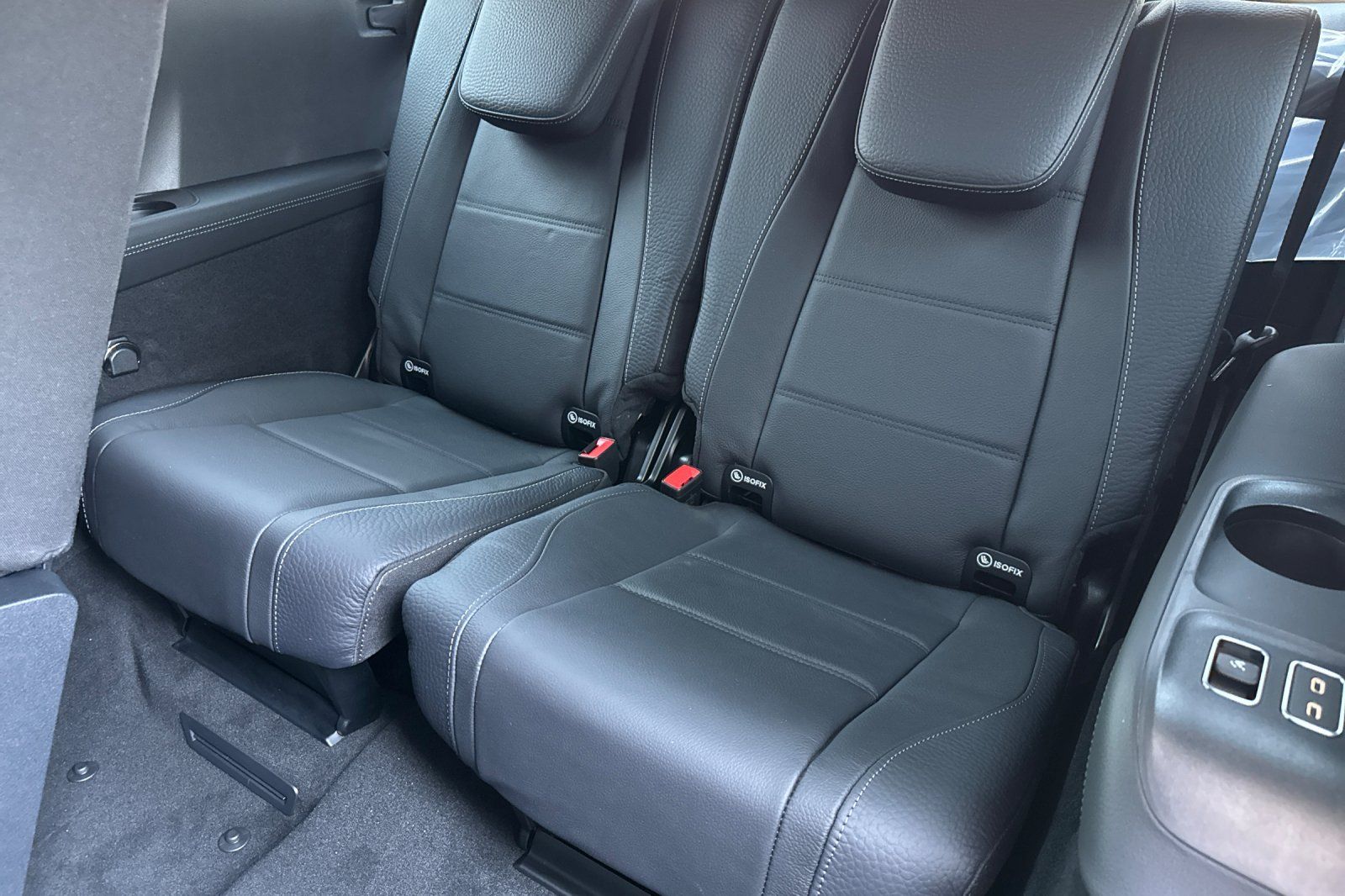 2025 Mercedes Benz GLS 580 4MATIC photo 34