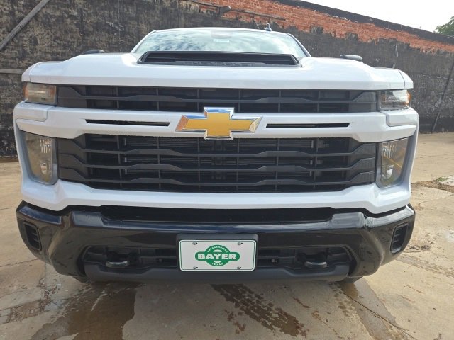 2025 Chevrolet Silverado 2500HD Custom photo 2