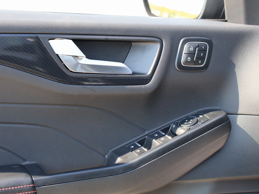 2025 Ford Escape ST-Line Elite photo 20