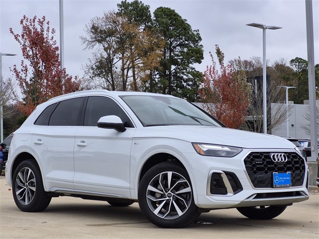2023 Audi Q5 Premium Plus's photo