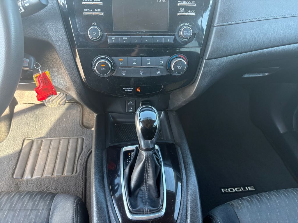 2017 Nissan Rogue S photo 11