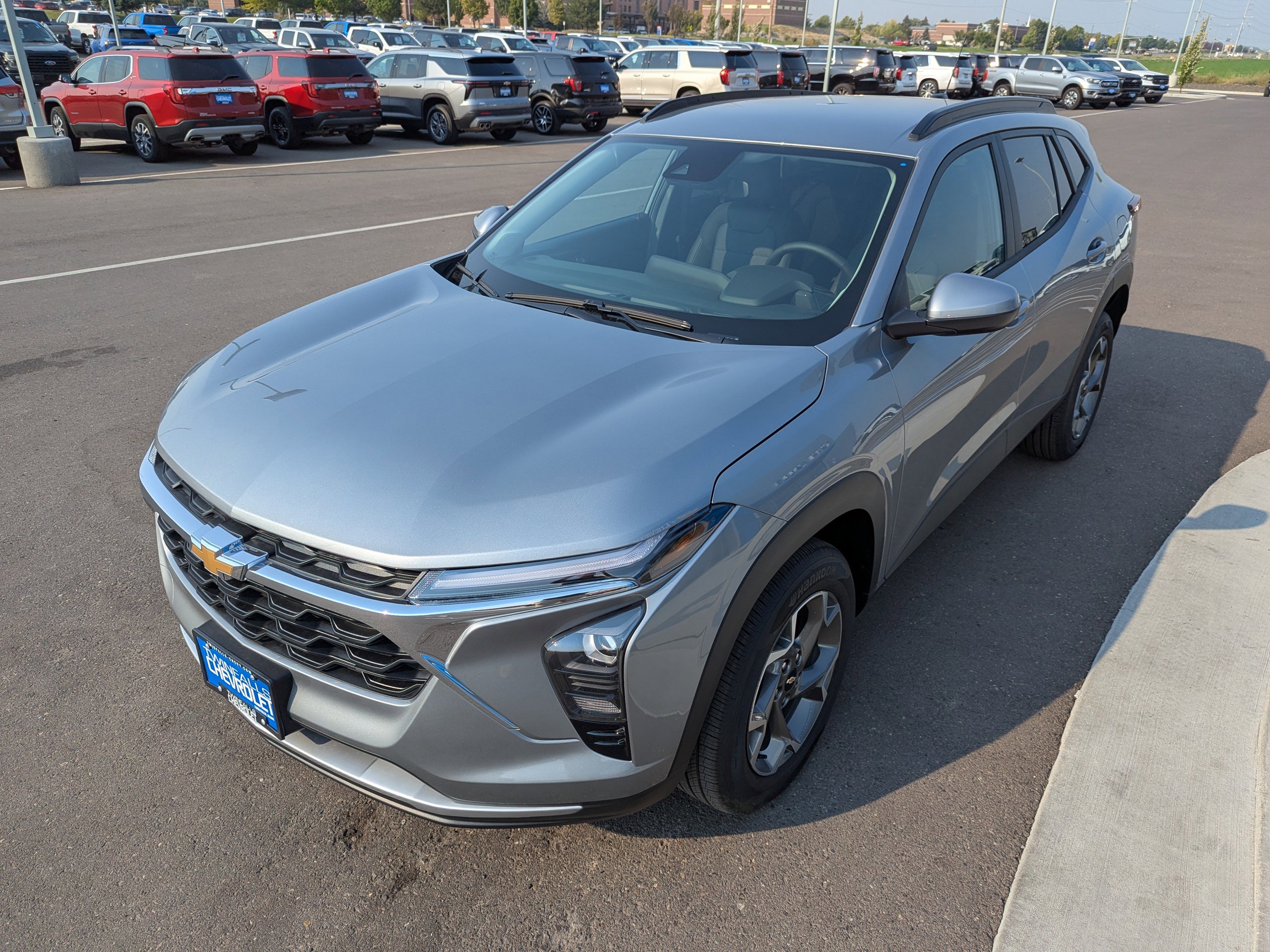 2025 Chevrolet Trax LT photo 6