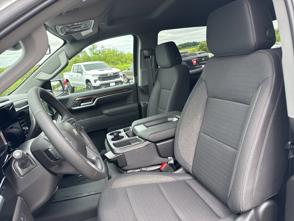 2026 Chevrolet Silverado 1500 LT photo 10