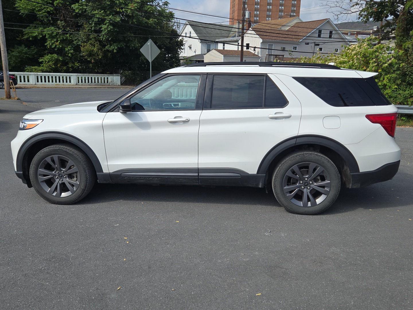 2022 Ford Explorer XLT photo 7