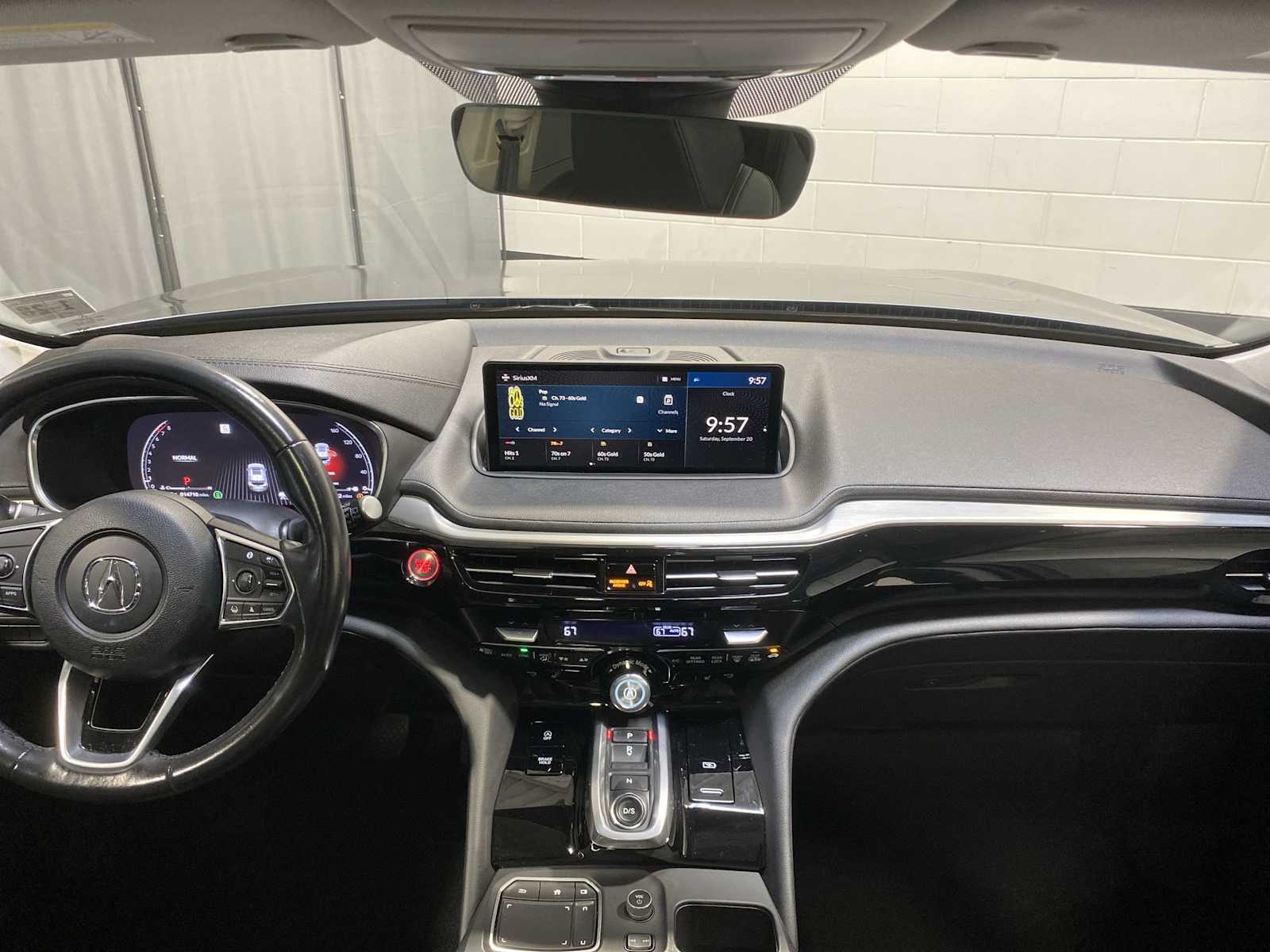 2023 Acura MDX SH-AWD photo 9