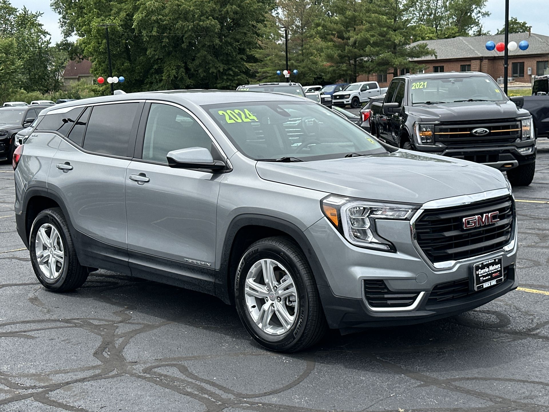 2024 Gmc Terrain SLE photo 2