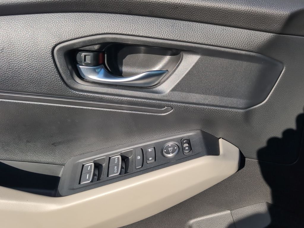 2023 Honda Accord LX photo 22
