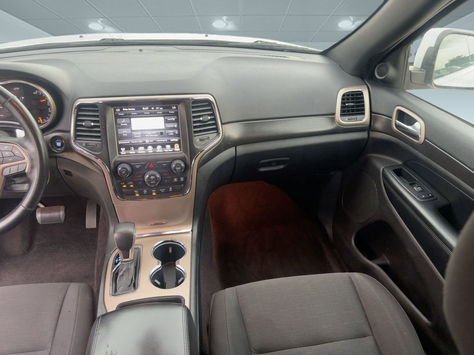 2017 Jeep Grand Cherokee Laredo photo 24