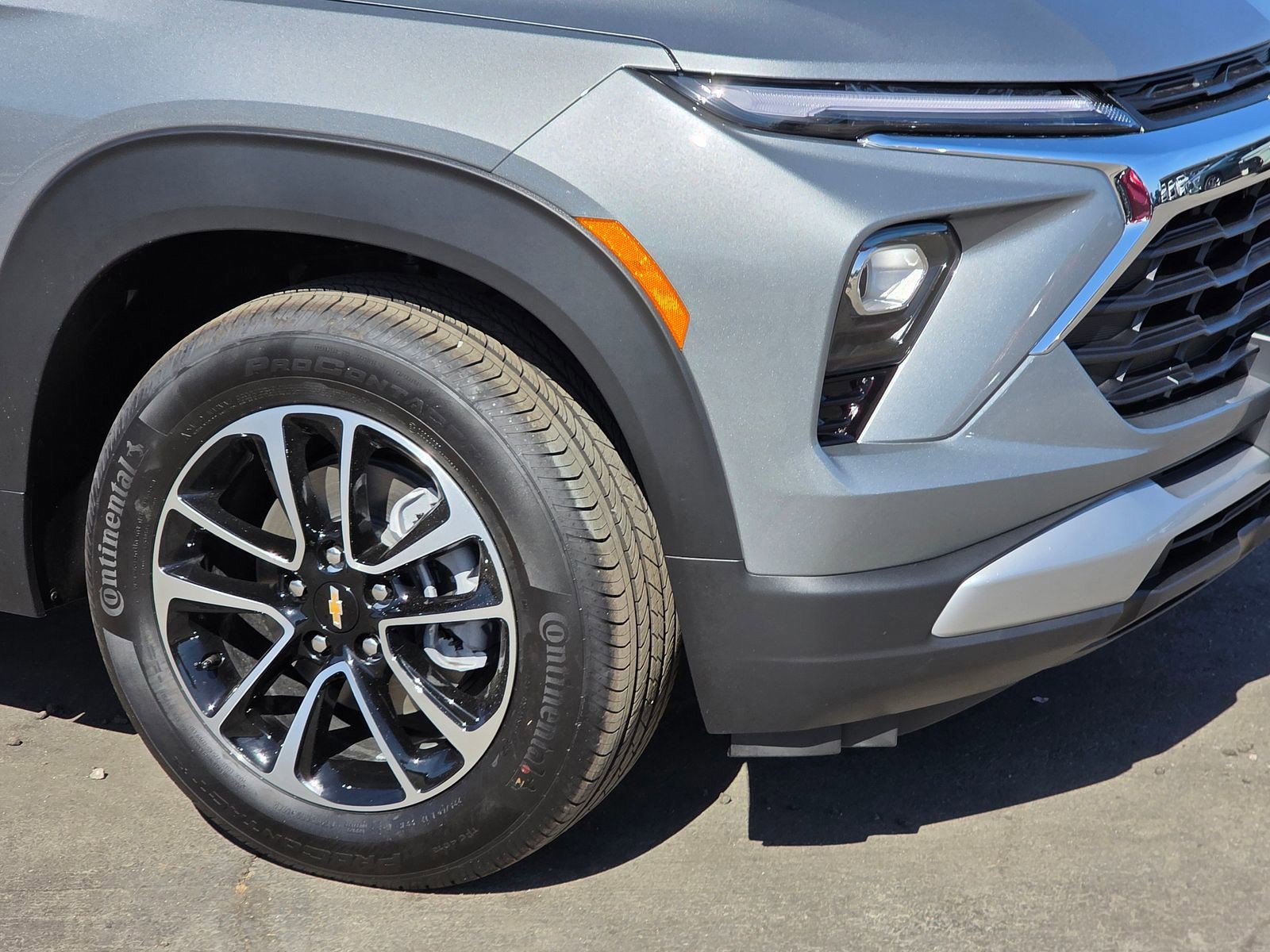 2026 Chevrolet Trailblazer LT photo 2