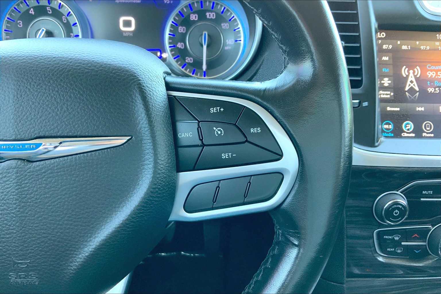 2021 Chrysler 300 Touring Limited photo 20