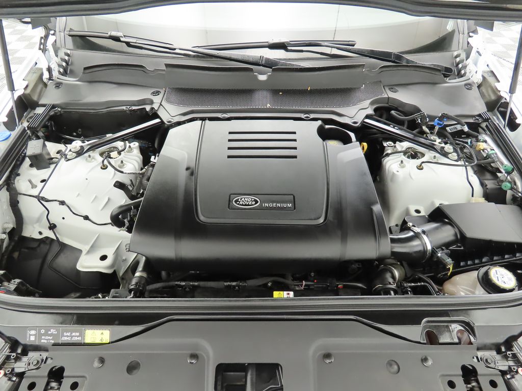 2024 Land Rover Discovery P300 S photo 26