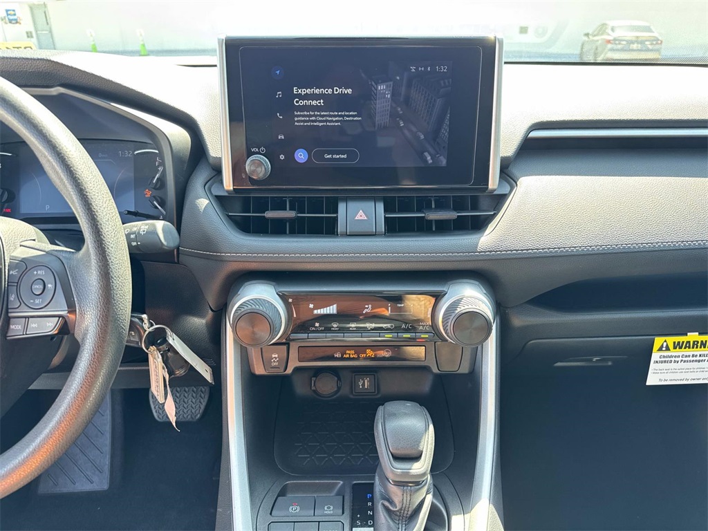 2023 Toyota RAV4 LE photo 23