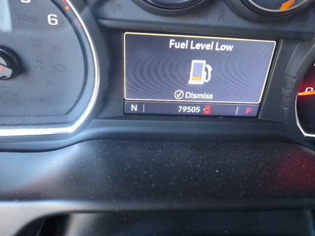 2019 Chevrolet Silverado 1500 RST photo 2