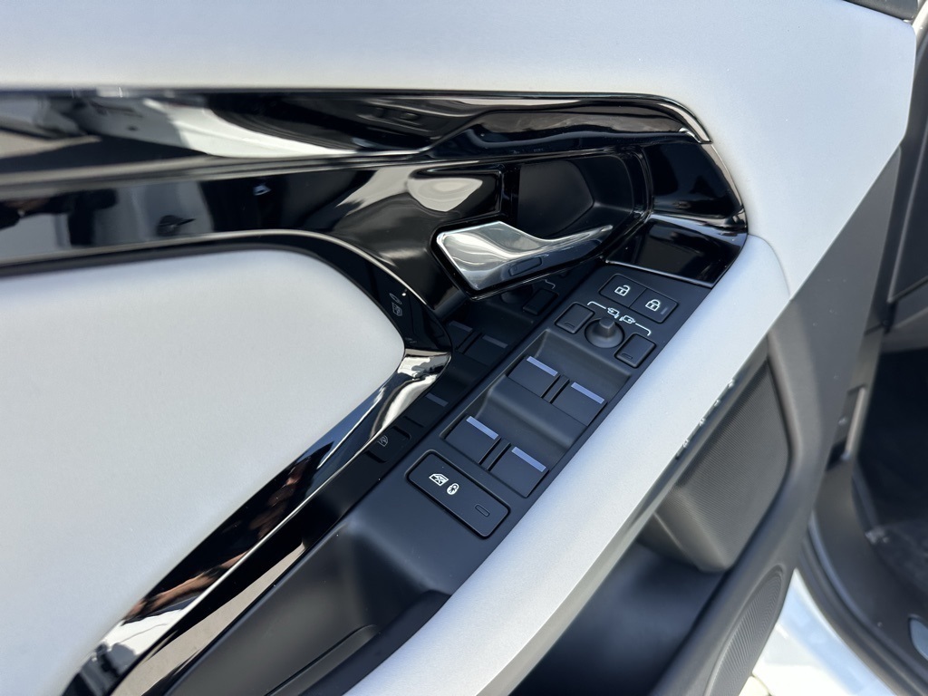 2024 Land Rover Range Rover Evoque Dynamic SE photo 7