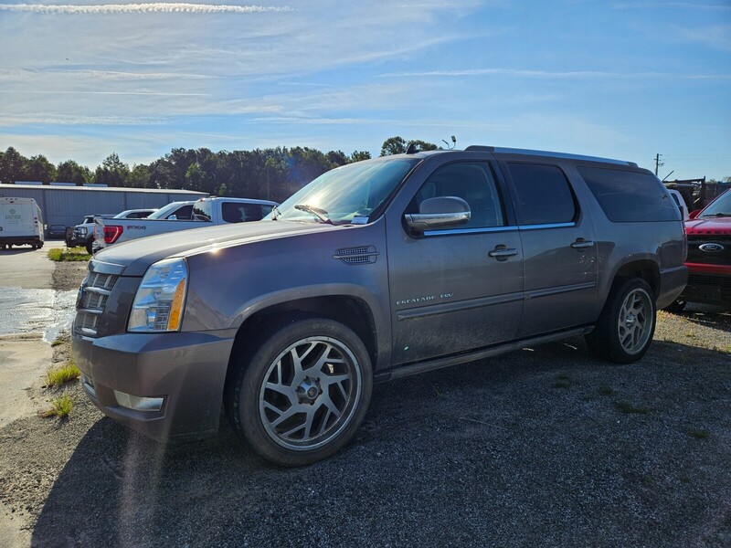 2014 Cadillac Escalade ESV Premium photo 3