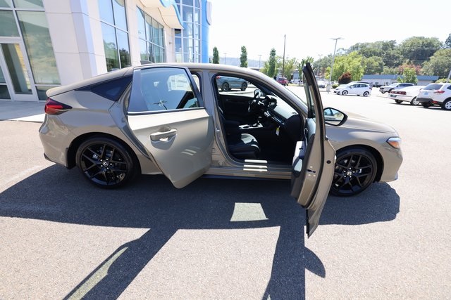 2025 Honda Civic Hatchback Sport photo 21