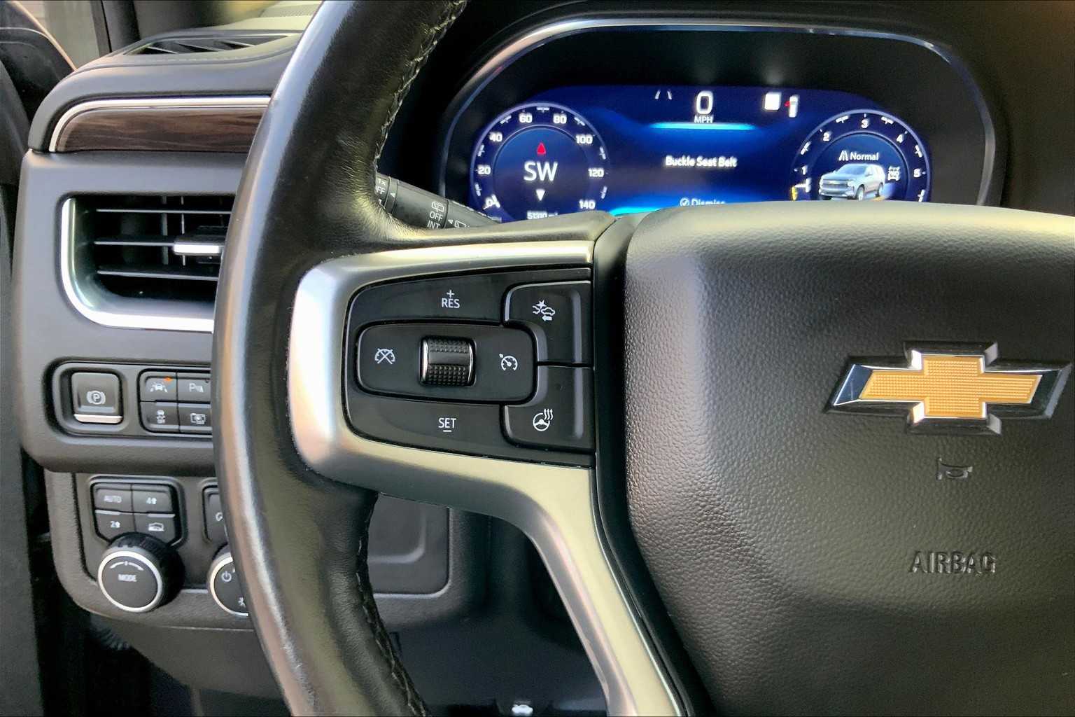 2022 Chevrolet Suburban LT photo 23