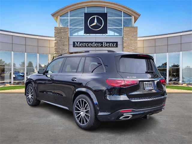 2025 Mercedes Benz GLS 450 4MATIC photo 3