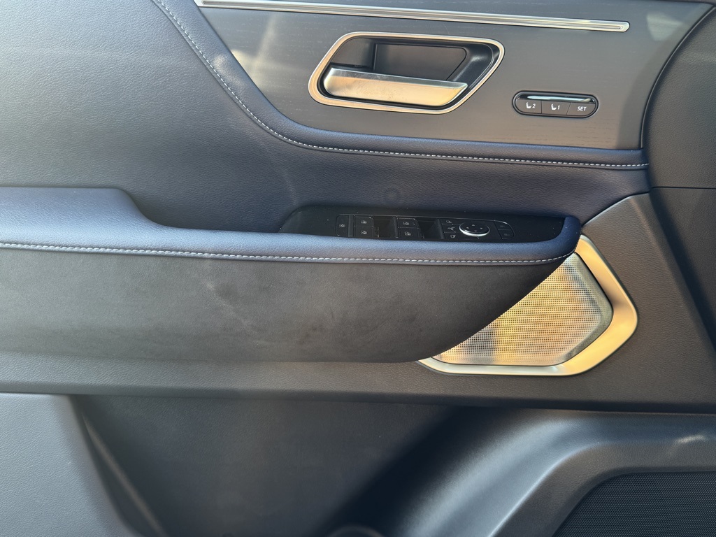 2026 Infiniti QX80 Sensory photo 12