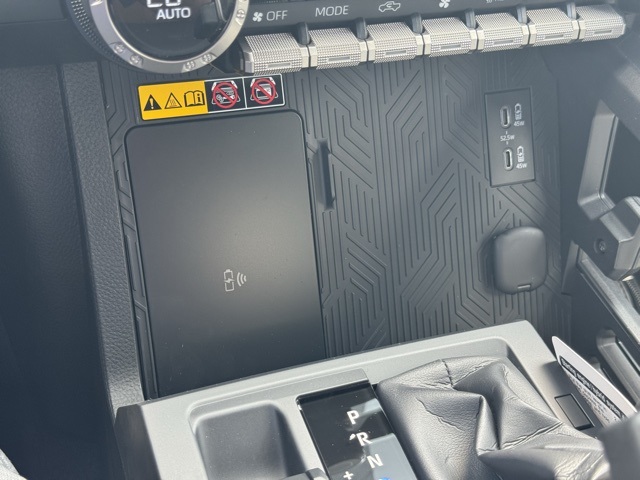 2025 Toyota Tacoma Limited photo 32