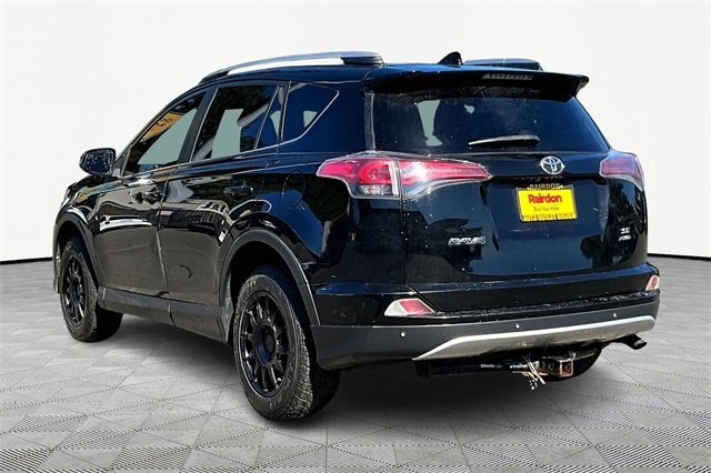 2016 Toyota RAV4 SE photo 8