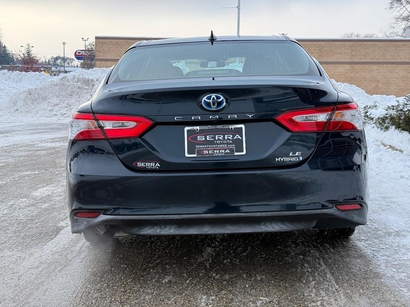 2019 Toyota Camry LE Hybrid photo 4