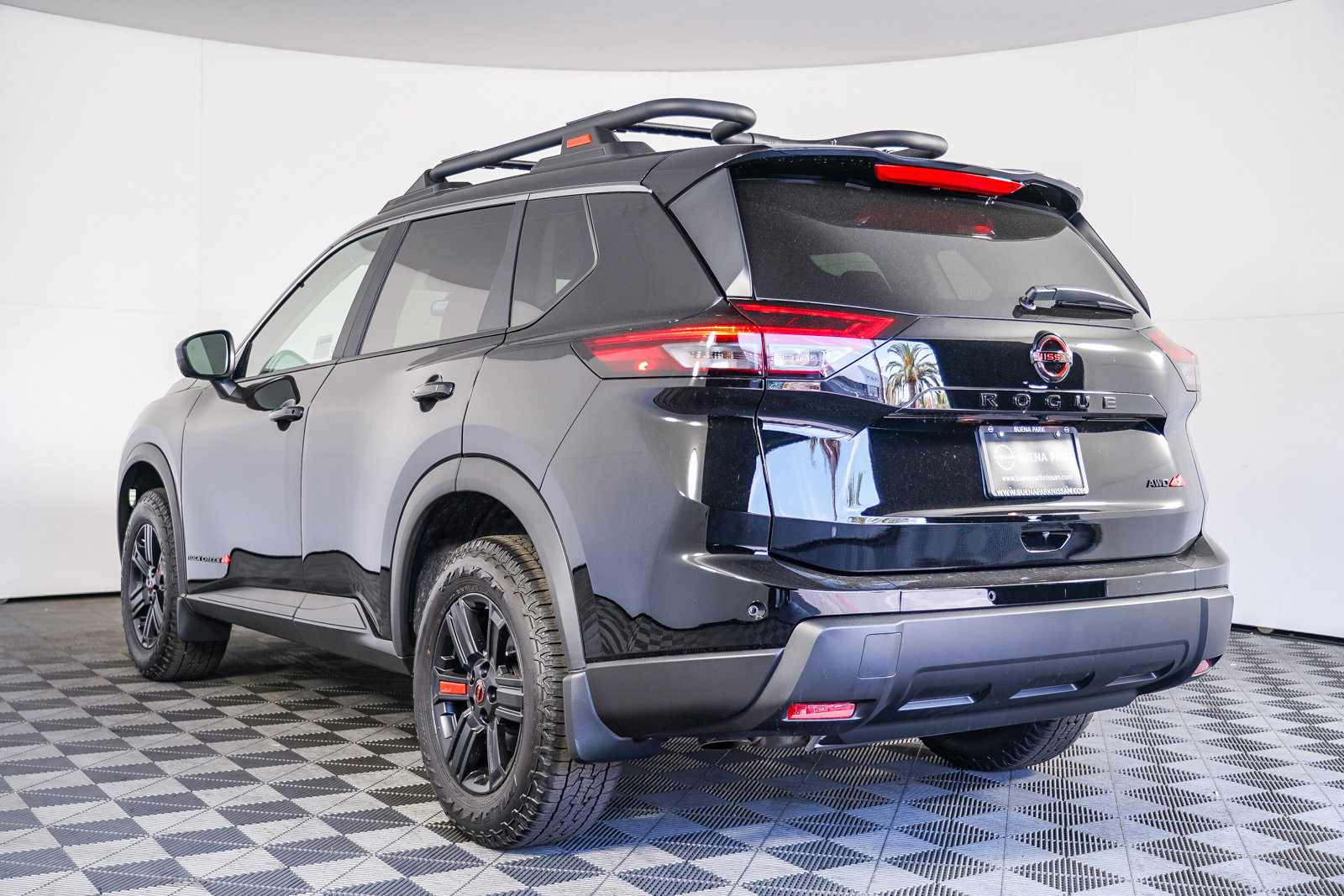 2025 Nissan Rogue SV photo 4