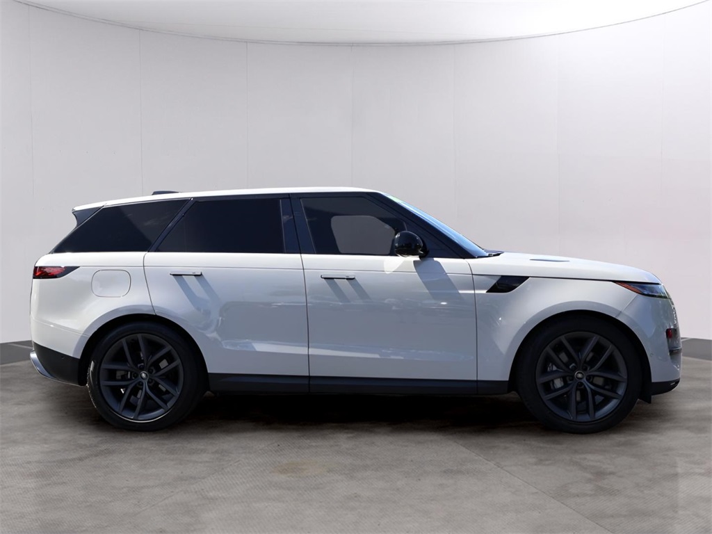 2024 Land Rover Range Rover Sport SE photo 4