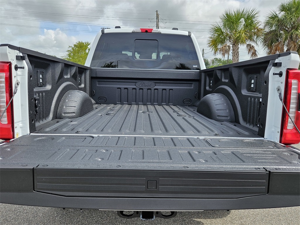 2025 Ford F-250 Lariat photo 28